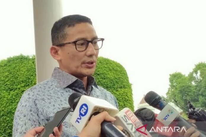 Sandiaga-hires