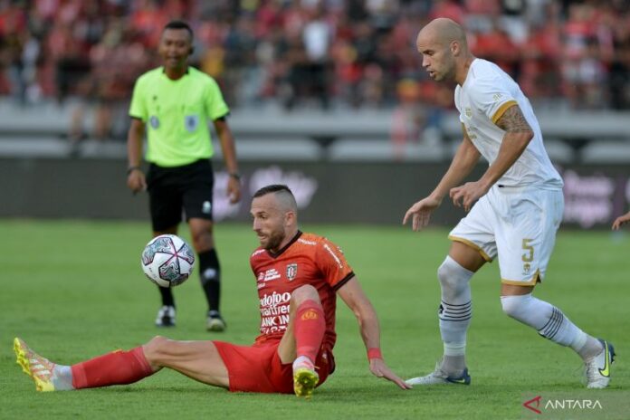 antarafoto-bali-united-kalahkan-dewa-united-100922-fik-3