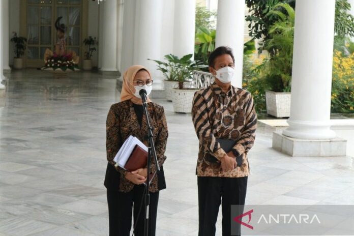 20221024-kepala-bpom-menkes-di-istana-bogor-01
