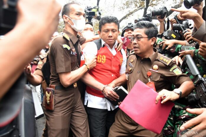 antarafoto-pelimpahan-berkas-perkara-kasus-ferdy-sambo-051022-ies-2_1