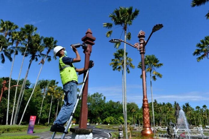 antarafoto-perawatan-cctv-di-nusa-dua-041022-fik-6