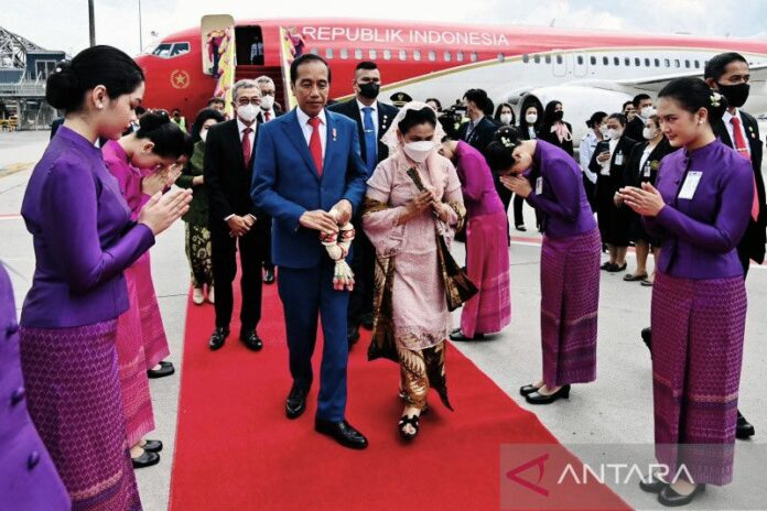 20221117-presiden-tiba-di-bangkok-01_1