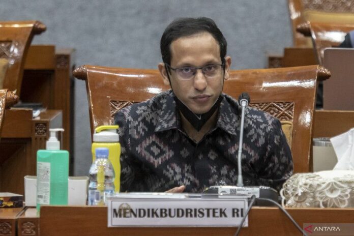 antarafoto-raker-komisi-x-mendikbudristek-101122-adm-1