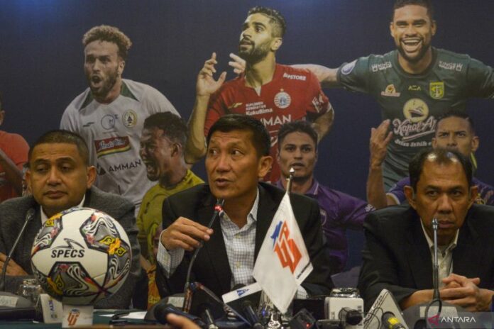 antarafoto-rupslb-pt-liga-indonesia-baru-151122-sth-2 (1)
