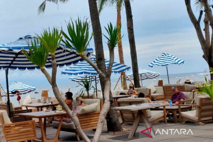 Pariwisata-pantai-edit
