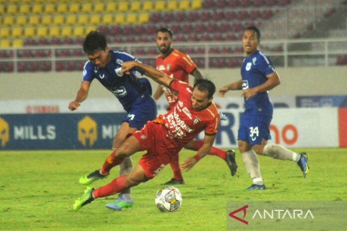 antarafoto-bali-united-fc-menang-atas-psis-semarang-22122-ajn-2