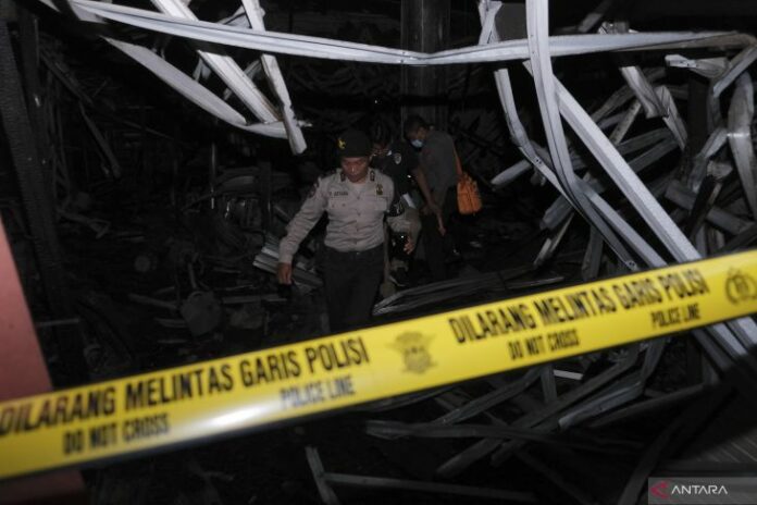 antarafoto-kebakaran-pasar-desa-mengwi-bali-291122-3