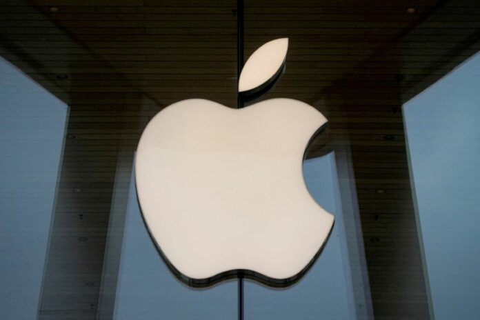 2022-11-04T220718Z_2_LYNXMPEIA30VN_RTROPTP_4_APPLE-ENVIRONMENT-SUPPLIERS (1)