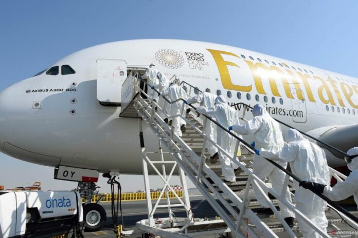 UAE-EmiratesAirways-Disinfect-10032020