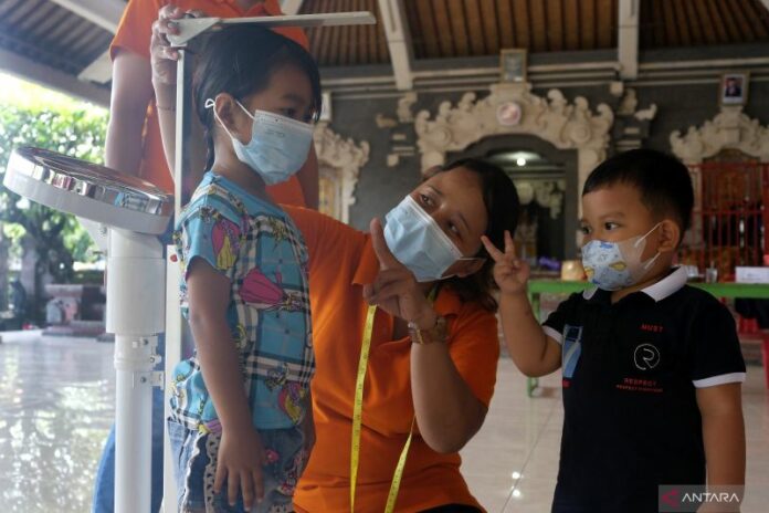 antarafoto-upaya-mencegah-stunting-melalui-program-posyandu-180123-2_1