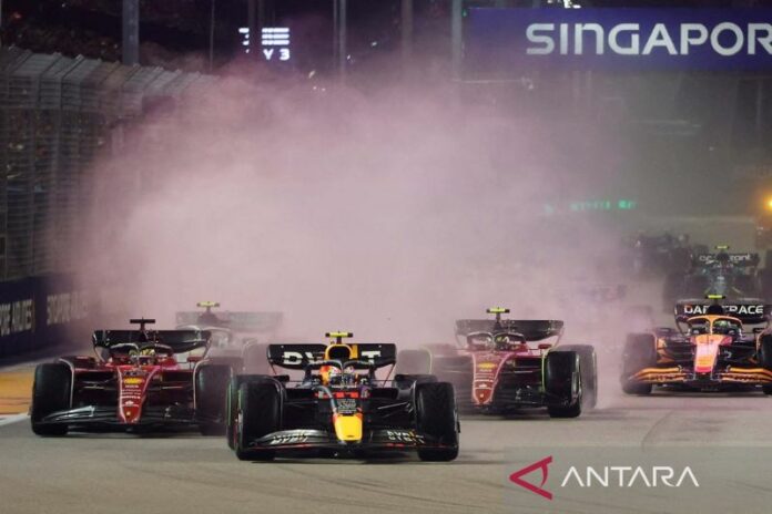 2022-10-02T134254Z_99976322_UP1EIA2123GBU_RTRMADP_3_MOTOR-F1-SINGAPORE