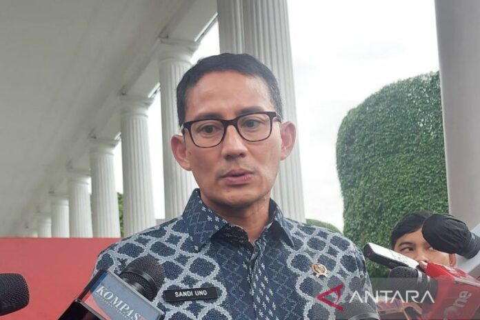 20230315-menparekraf-sandiaga-uno-di-istana-01