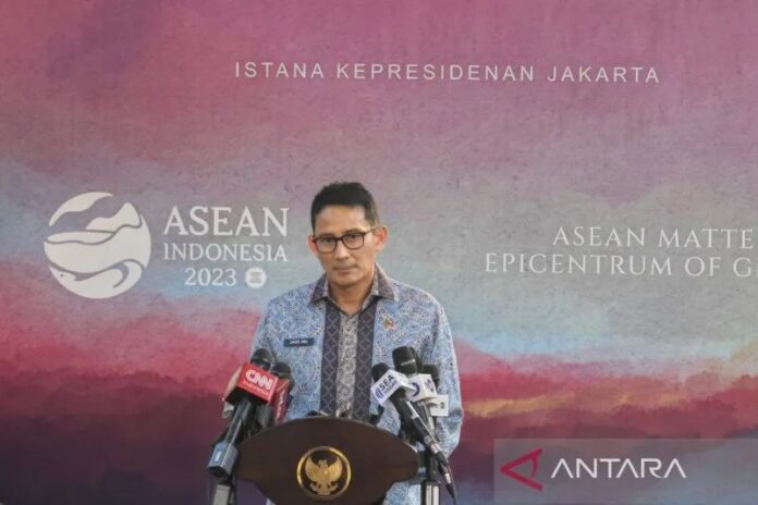 20230612-menparekraf-di-istana-0