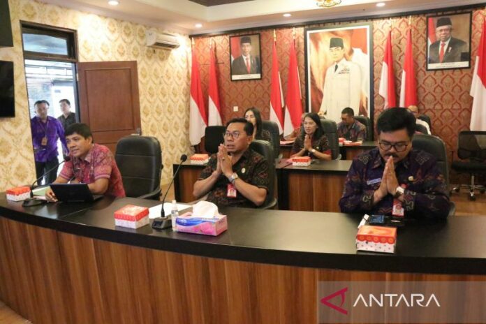 Pemkab-Tabanan-Gelar-Pertemuan-dan-Sosialisasi-Terkait-Tatanan-Baru-Wisatawan-Mancanegara-di-Bali-5