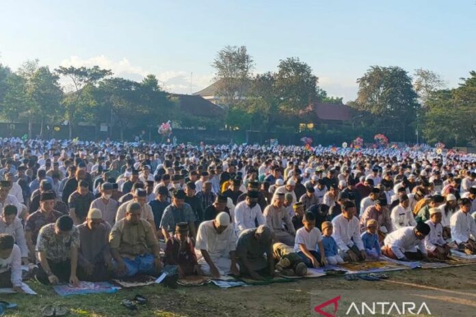 Shalat-idul-adha-lumintang-edit