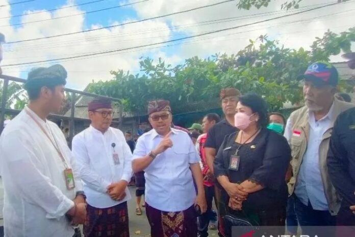 Trisno-operasi-pasar-edit.jpg