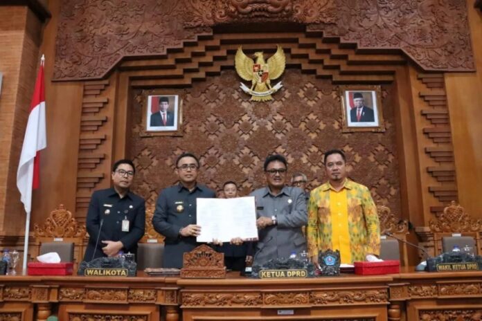 Sidang-DPRD-Denpasar-edit.jpg