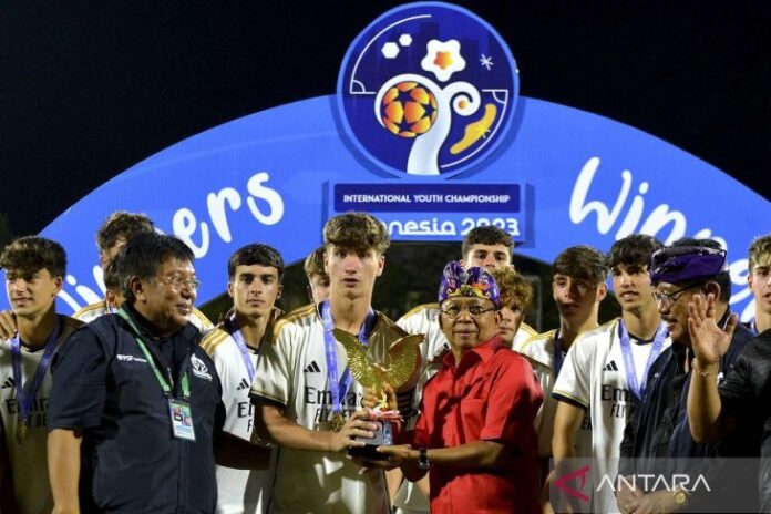 antarafoto-real-madrid-juara-iyc