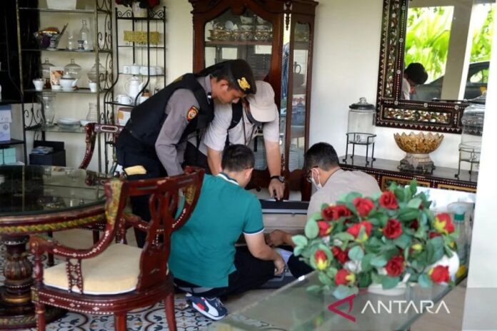 antarafoto-kpk-geledah-rumah-kor