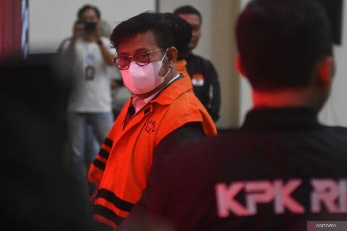 antarafoto-kpk-tahan-mantan-ment