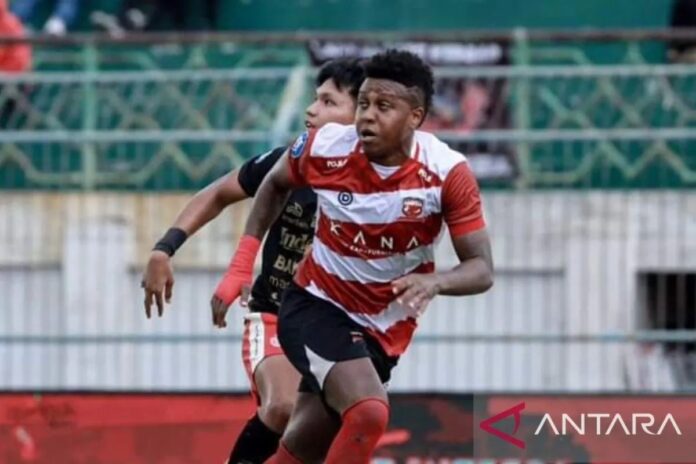 Madura-United-Vs-Bali.jpeg