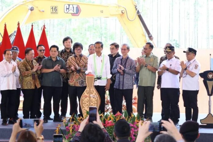 jokowi-pakuwon-2.jpeg