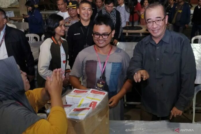 antarafoto-ketua-kpu-pantau-kesi