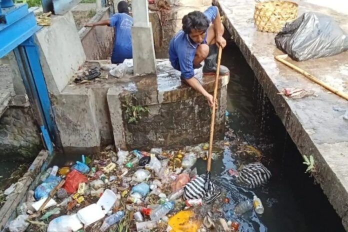 Bersih-kawasan-sungai.jpg