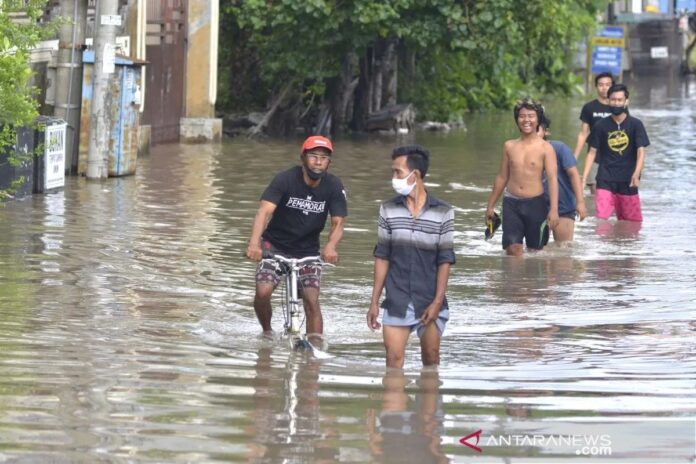 antarafoto-banjir-di-denpasar-01