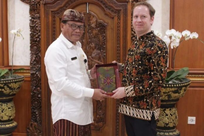 Denpasar-kerja-sama-inggris.jpg