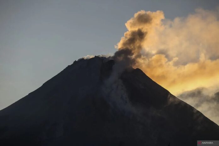 antarafoto-aktivitas-merapi-3006