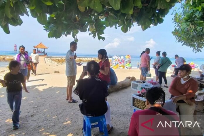 Pantai-Sanur-Lebaran-edit.jpg