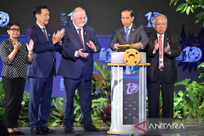 Pembukaan-world-water-forum-2005 (1)
