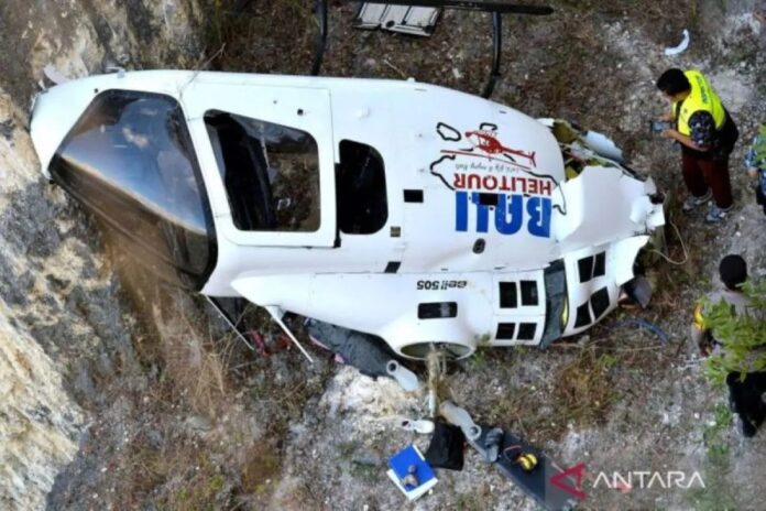 Helikopter-jatuh-ok.jpg