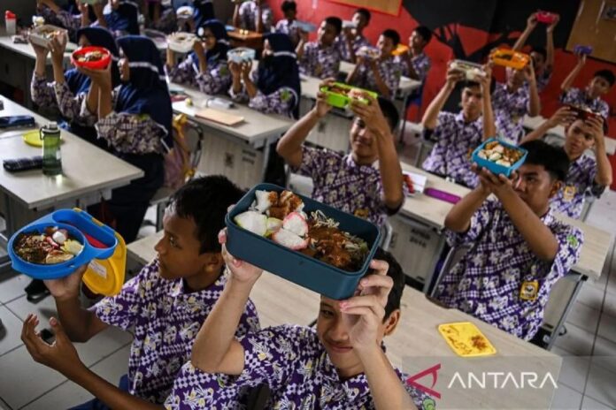 Simulasi-program-makan-siang-gra