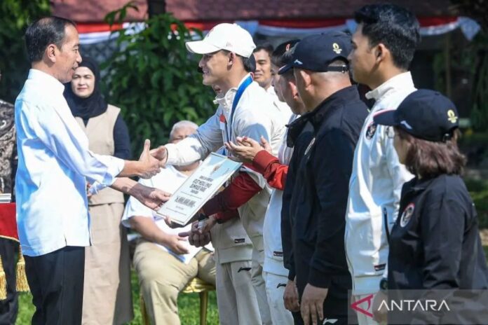 Jokowi-Berikan-Bonus-Olimpiade-P