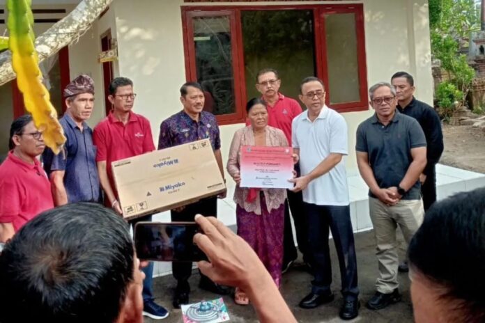 Penyerahan-bedah-rumah.jpg