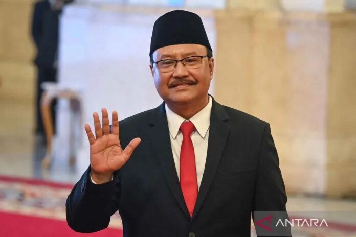 Pelantikan-Mensos-Pengganti-Rism