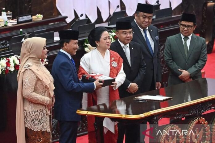 Pelantikan-Anggota-Parlemen-2024