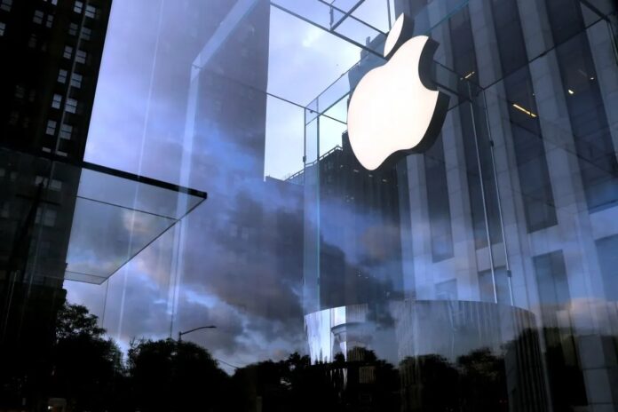US-NewYork-AppleInc-Store-171019