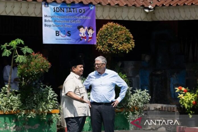 Presiden-dan-Bil-Gates-Tinjaqu-M