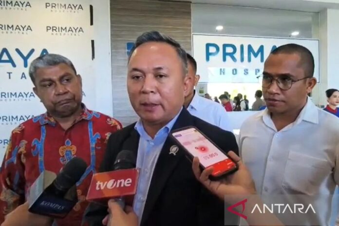 wamenham-besuk-korban-di-rs-prim