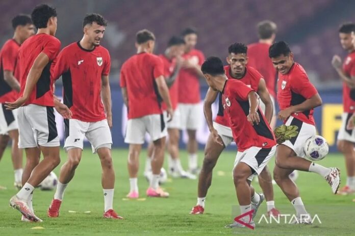 Latihan-Resmi-Timnas-Indonesia-J