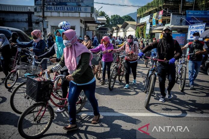 Jumlah-Pekerja-Yang-Dirumahkan-A