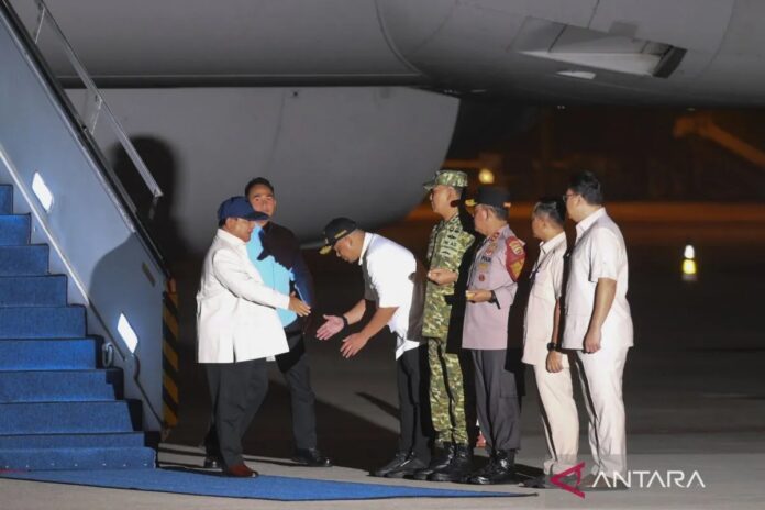 presiden-tiba-di-bandara-kuala-n