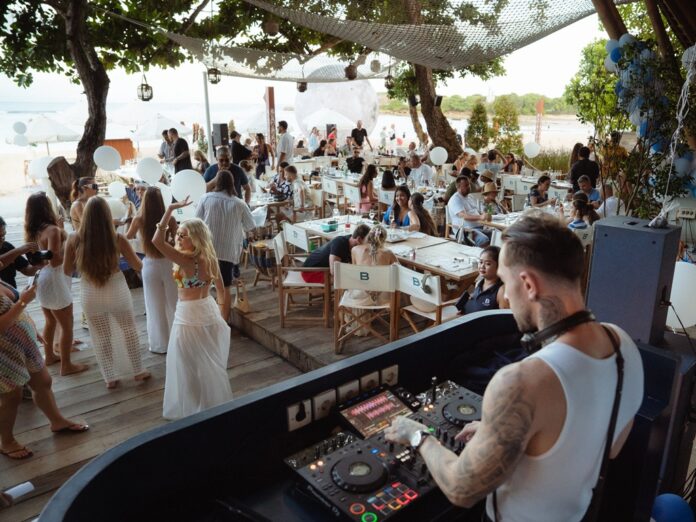 25.04.20 Le Blue Anniversary-249.jpg