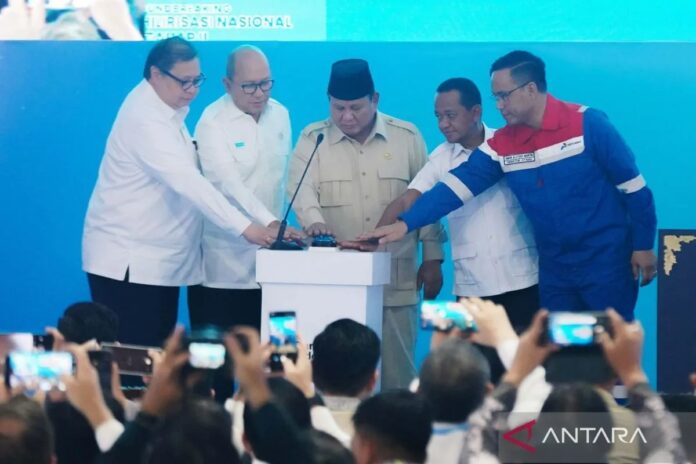 presiden-resmikan-proyek-hilirisasi-di-kilang-cilacap-290426-IZ-4.jpg