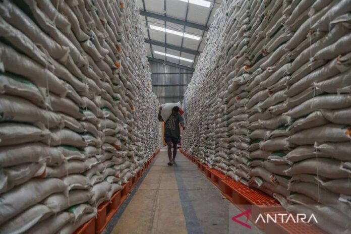 Cadangan-beras-nasional-capai-4-5-juta-ton-060402026-ans-4.jpg