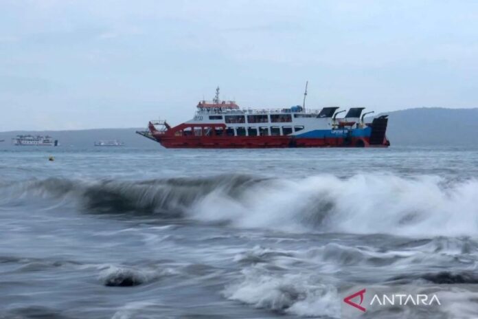 Buka-tutup-Pelabuhan-Ketapang-Gi
