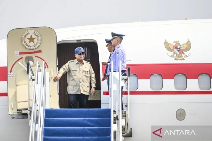 presiden-prabowo-pimpin-rapat-penanganan-kebakaran-hutan-dan-lahan-di-palembang-2849135.jpg